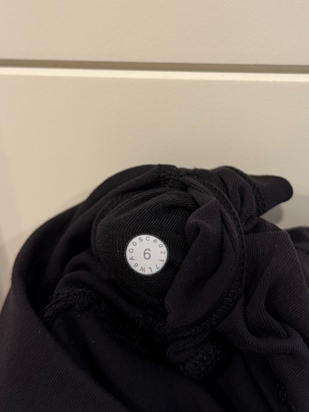 Lululemon Black Wunder Under Crop (Hi-Rise) *Full-On Luon 21" Leggings - Picture 8 of 8